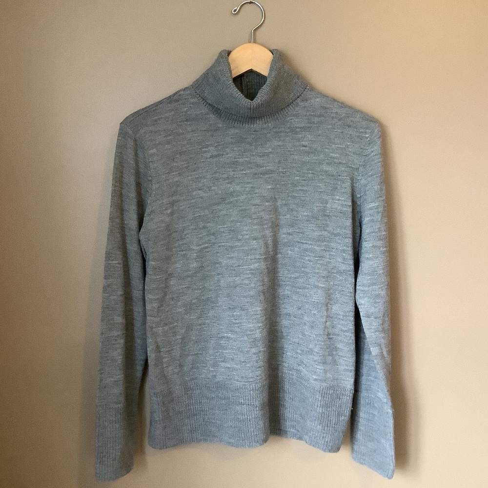 Orvis gray merino wool turtleneck sweater medium